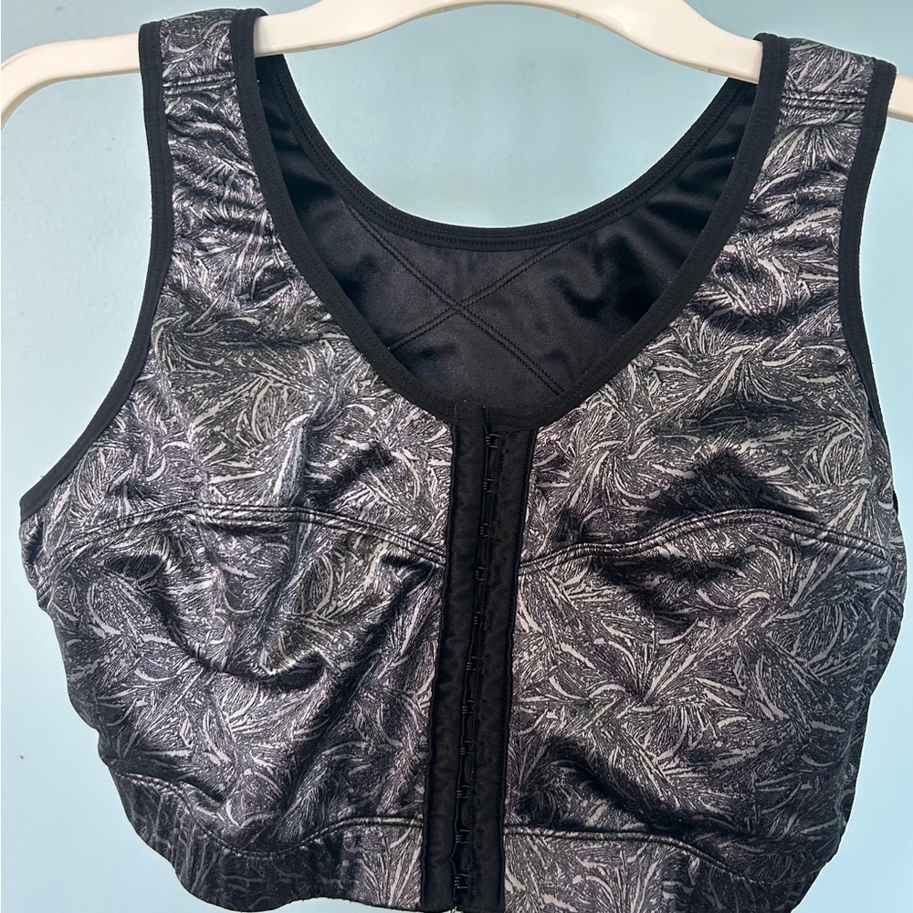 Enell Sports Bra Size 4